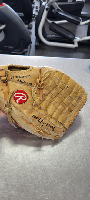 Vist Large View of Product Image Which is Used Rawlings 12 INCH BB/SB Glove RH Throw None 12"