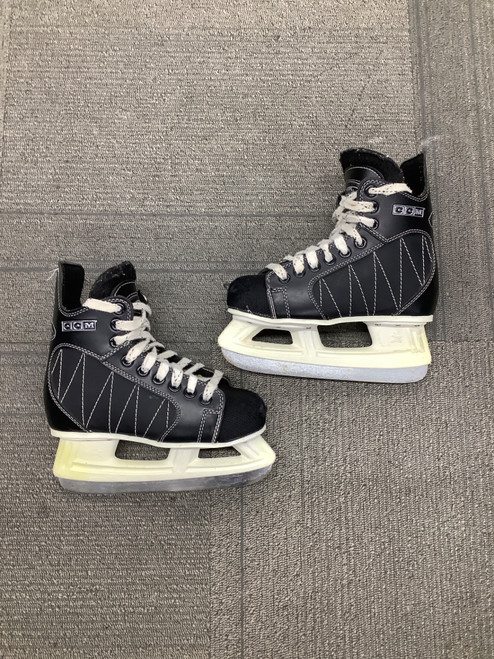 Vist Large View of Product Image Which is Used CCM POWERLINE 440 Junior Hockey Skate Junior 02