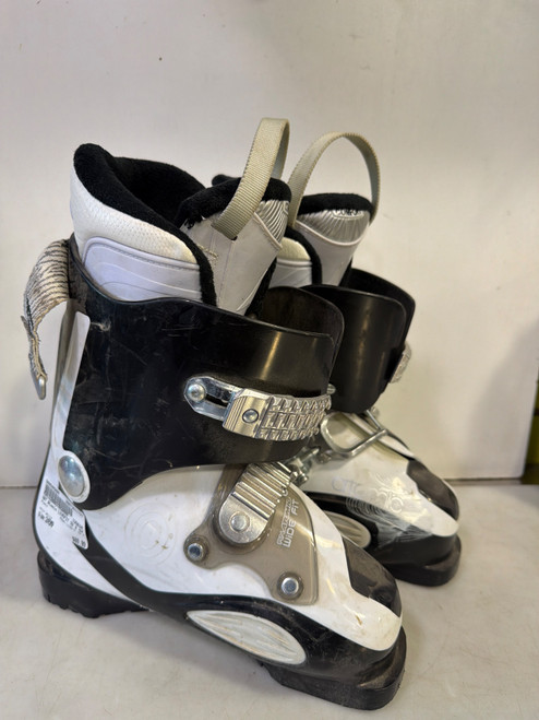 Vist Large View of Product Image Which is Used Atomic LIVEFIT 70 X Womens DH Ski Boot White 245 MP - M06.5 - W07.5