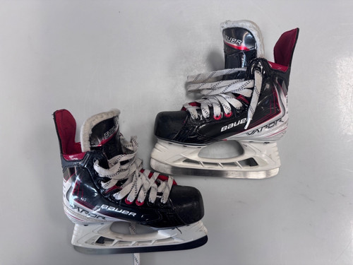 Vist Large View of Product Image Which is Used Bauer FLY30 Junior Hockey Skate Junior 02.5