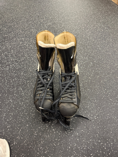 Vist Large View of Product Image Which is Used CCM TACKS 325 Senior Hockey Skate Senior 12