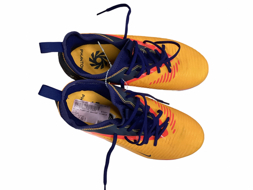 Vist Large View of Product Image Which is Used Nike Soccer Cleats Orange Junior 03.5
