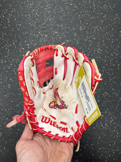 Vist Large View of Product Image Which is Used Wilson ST. LOUIS CARDINALS BB/SB Glove RH Throw Red 10"