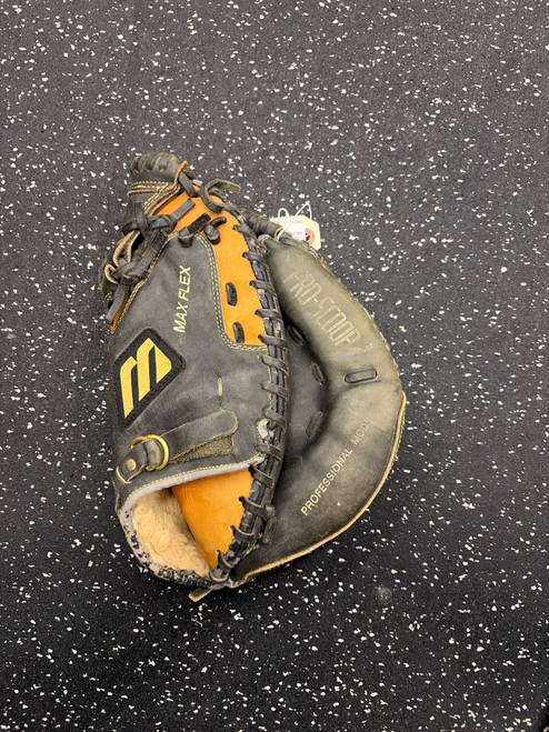 Vist Large View of Product Image Which is Used Mizuno MFR C011 BB/SB Catchers RH Throw Black 32 1/2"