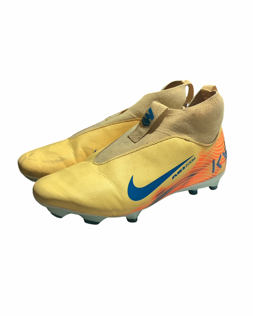 Vist Large View of Product Image Which is Used Nike Soccer Cleats Orange Junior 04