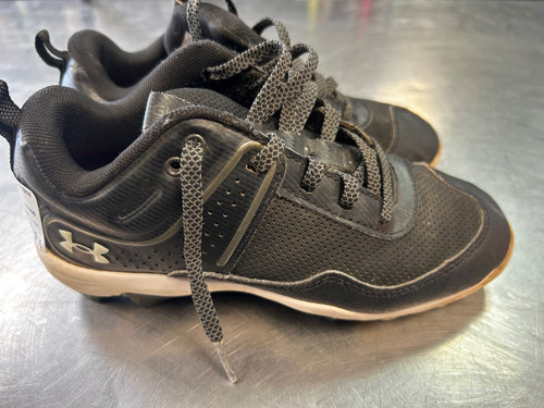 Vist Large View of Product Image Which is Used Under Armour CLEAT BB/SB Cleats Black Junior 02