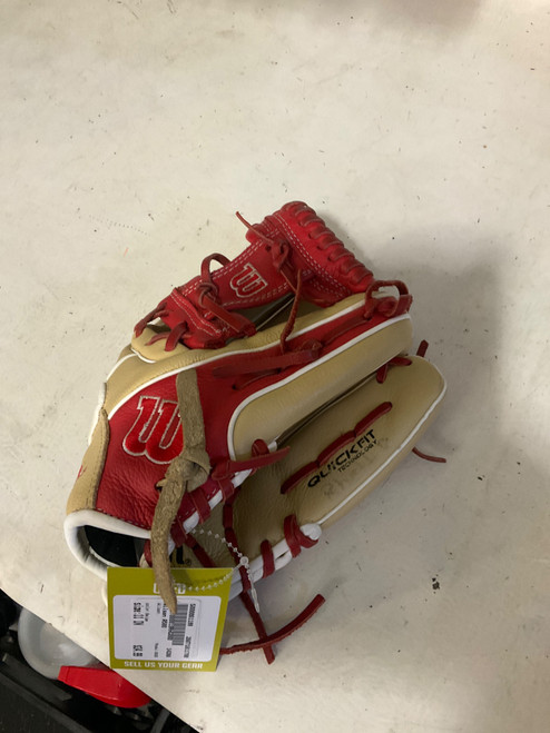 Vist Large View of Product Image Which is Used Wilson A500 BB/SB Glove RH Throw Beige 11"