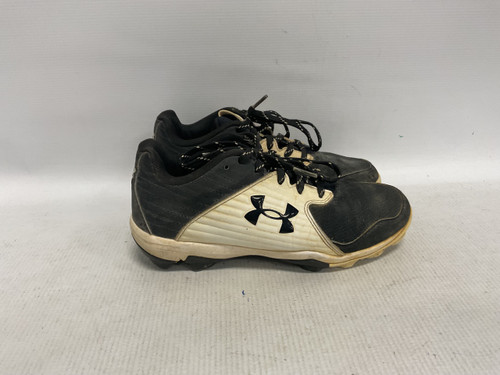 Vist Large View of Product Image Which is Used Under Armour LEADOFF BB/SB Cleats Black And White Junior 04