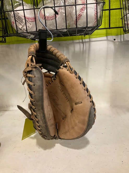 Vist Large View of Product Image Which is Used Rawlings RCM45BT BB/SB Catchers RH Throw Brown 31"