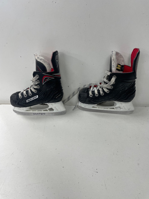 Vist Large View of Product Image Which is Used Bauer VAPOR X300 Youth Hockey Skate Youth 09.0