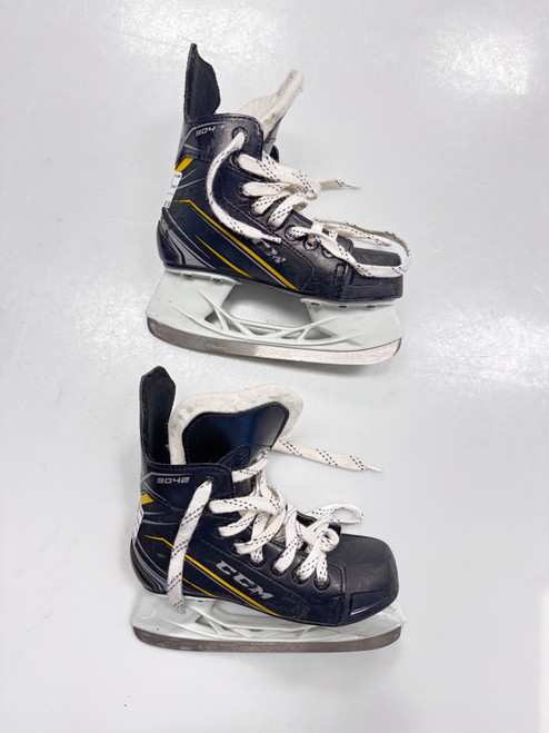 Vist Large View of Product Image Which is Used CCM TACKS 9042 Junior Hockey Skate Junior 01