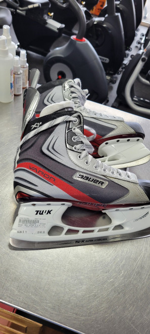 Vist Large View of Product Image Which is Bauer NEW VAPOR X 3.0 11D Senior Hockey Skate Senior 11