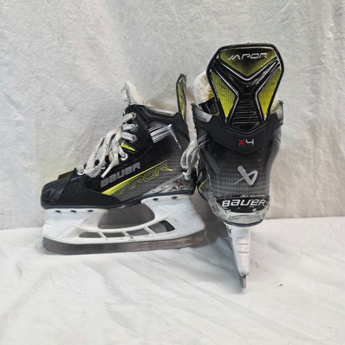 Vist Large View of Product Image Which is Used Bauer VAPOR X4 Junior Hockey Skate Junior 03.5