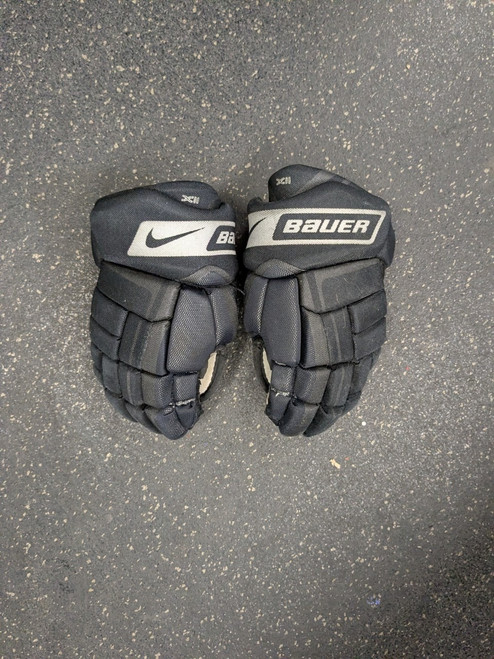Vist Large View of Product Image Which is Used Bauer VAPOR XII Junior Gloves Black 11"