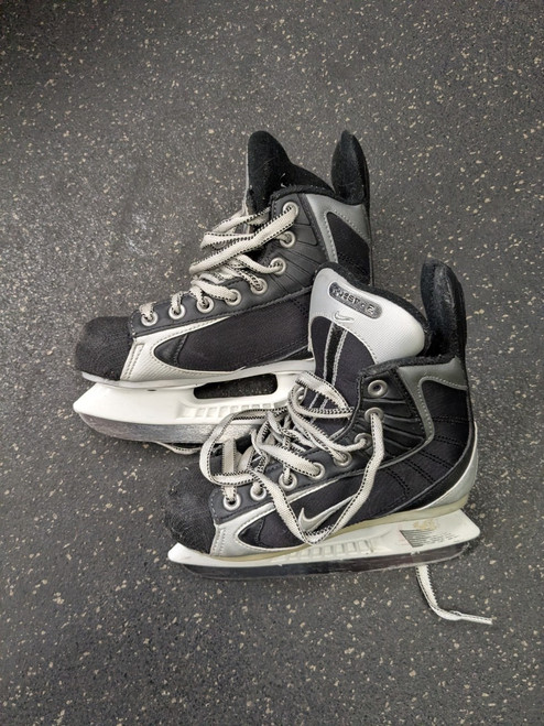 Vist Large View of Product Image Which is Used Nike QUEST 2 Youth Hockey Skate Youth 13.0