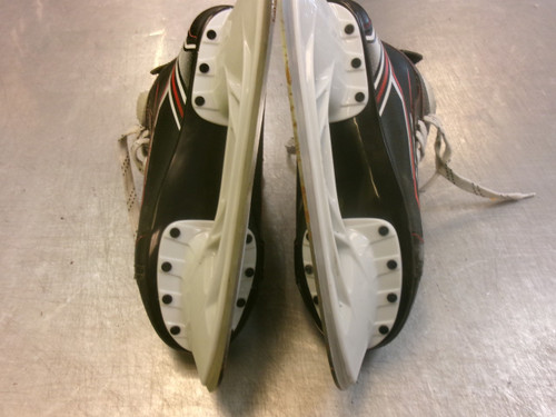 Vist Large View of Product Image Which is Used CCM FT340 Senior Hockey Skate Senior 5