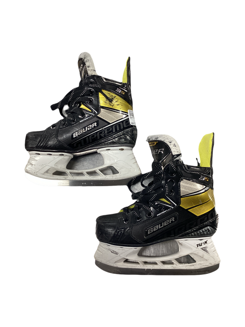 Vist Large View of Product Image Which is Used Bauer SUPREME Junior Hockey Skate Junior 01.5