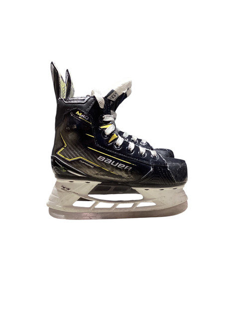 Vist Large View of Product Image Which is Used Bauer SUPREME M40 Youth Hockey Skate Youth 13.5