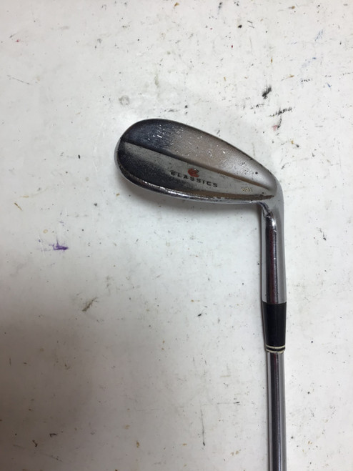 Vist Large View of Product Image Which is Used Cleveland CLASSICS 691 Golf Wedge Mens RH 52 Degree