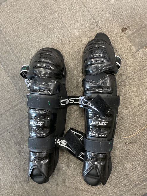 Vist Large View of Product Image Which is Used Mylec STREET HOCKEY SHIN PADS Senior Shin Guards Black 20"