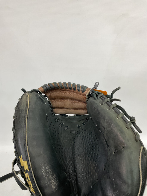 Vist Large View of Product Image Which is Used Ssk PRO HIGHLIGH S1899C2P BB/SB Catchers RH Throw Black 32 1/2"