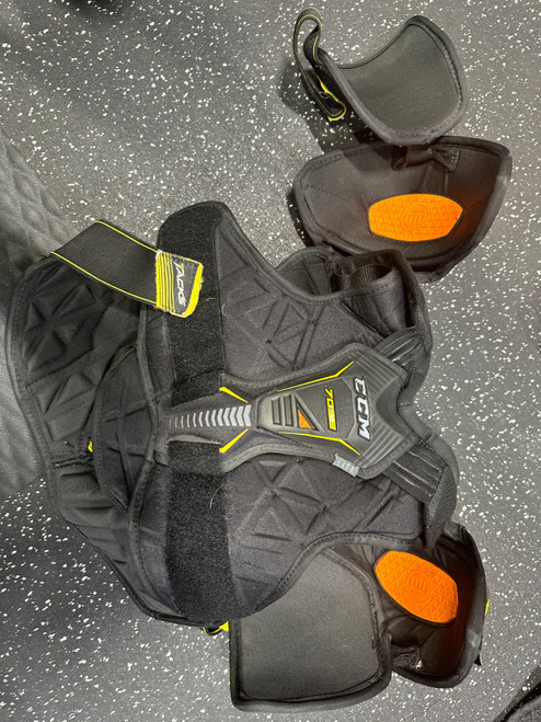 Vist Large View of Product Image Which is Used CCM TACKS 7092 Junior Shoulder Pads LG