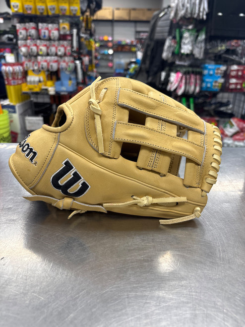 Vist Large View of Product Image Which is Used Wilson DW5 A2000 BRAND NEW BB/SB Glove RH Throw Tan 12"