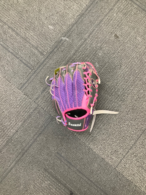 Vist Large View of Product Image Which is Used Franklin MESH TEK BB/SB Glove RH Throw Grey 9 1/2"