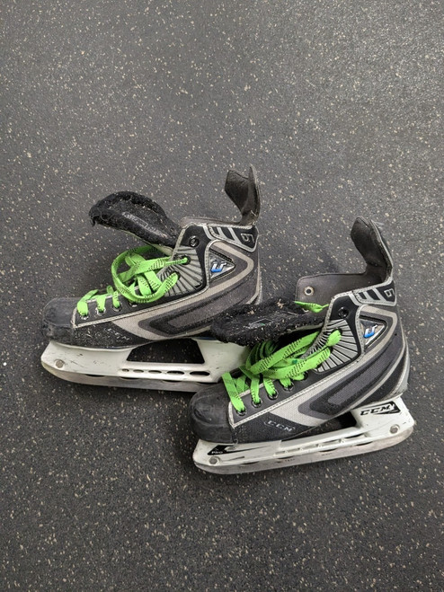 Vist Large View of Product Image Which is Used CCM U+ Junior Hockey Skate Junior 04