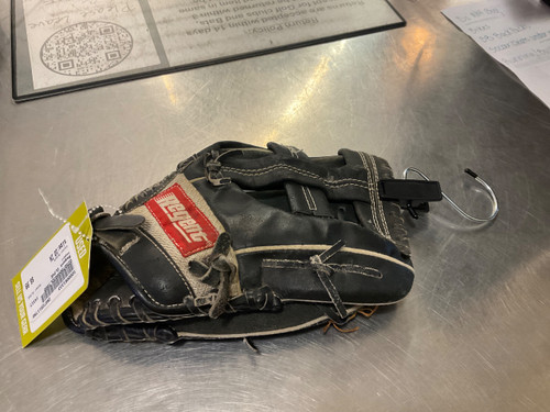 Vist Large View of Product Image Which is Used Regent GLOVE BB/SB Glove RH Throw Black 10"