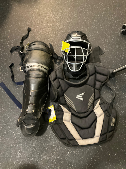 Vist Large View of Product Image Which is Used Easton MIXED CATCHERS SET Catchers Chest Protector Black Adult