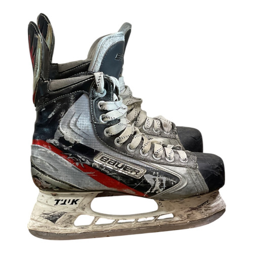 Vist Large View of Product Image Which is Used Bauer VAPOR APX Senior Hockey Skate Senior 8