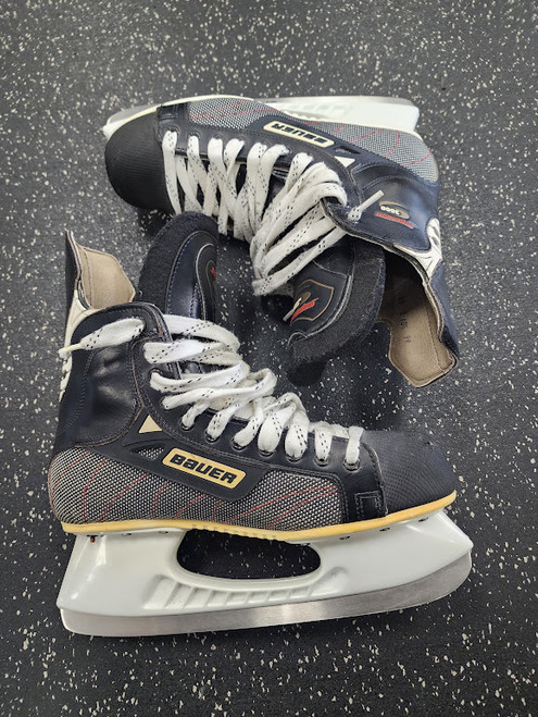 Vist Large View of Product Image Which is Used Bauer SUPREME 3000 Senior Hockey Skate Senior 10.5