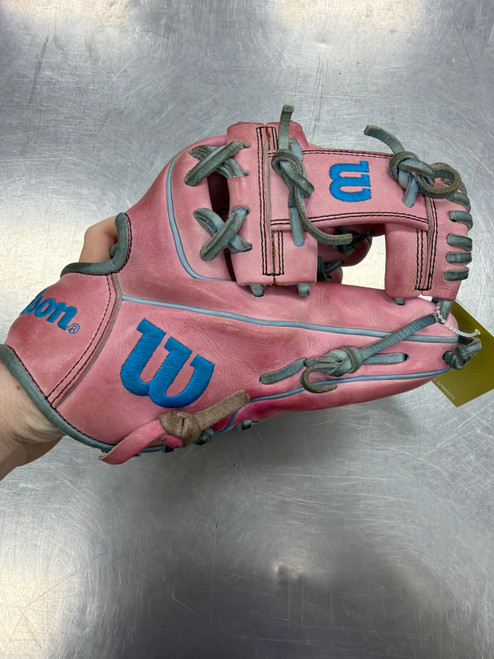 Vist Large View of Product Image Which is Used Wilson A2000 1786 BB/SB Glove RH Throw Pink 11 1/2"