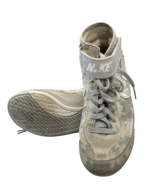 Vist Large View of Product Image Which is Used Nike Wrestling Shoes Grey Junior 02