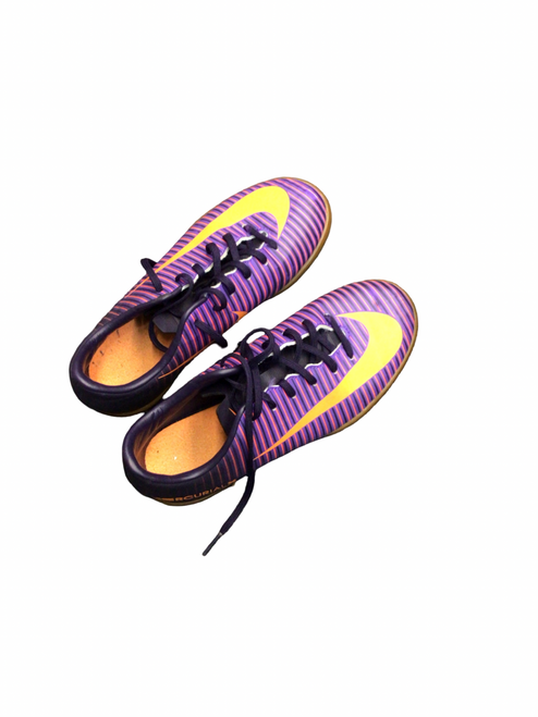 Vist Large View of Product Image Which is Used Nike Soccer Indoor Shoes Purple Junior 03