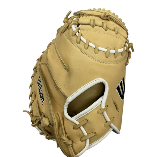 Vist Large View of Product Image Which is NEW Wilson A1000 Catchers RH Throw Tan 33"