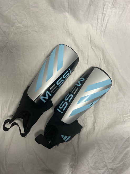 Vist Large View of Product Image Which is Used Soccer Shin Guards Junior Royal Blue MD