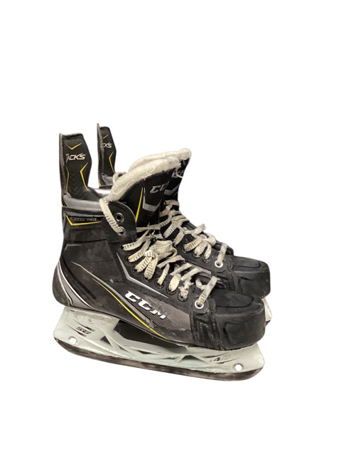 Vist Large View of Product Image Which is Used CCM CLASSIC PRO TACKS Intermediate Hockey Skate Intermediate 6.0