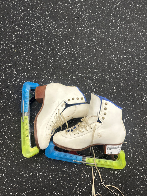 Vist Large View of Product Image Which is Used SP TERI WomensFigure Skate White Senior 5