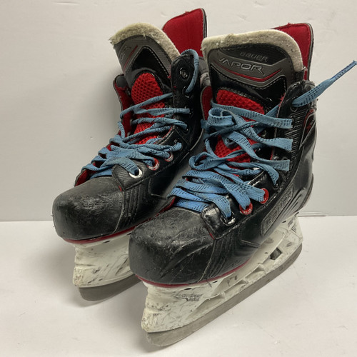 Vist Large View of Product Image Which is Used Bauer VAPOR X500 Junior Hockey Skate Junior 01.5