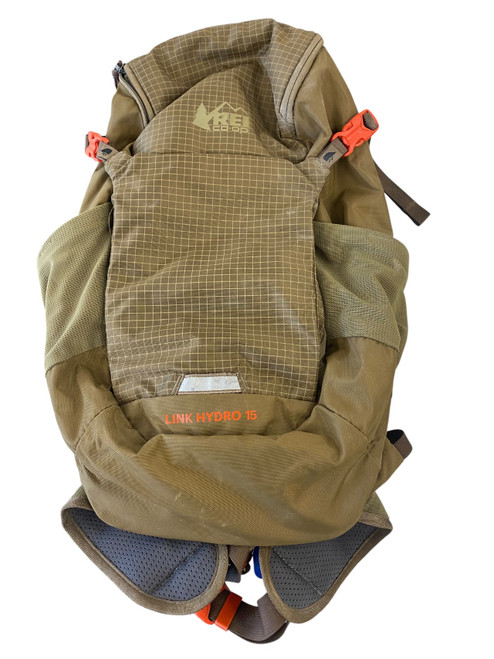 Vist Large View of Product Image Which is Used REI LINK HYDRO 15 Backpack Brown