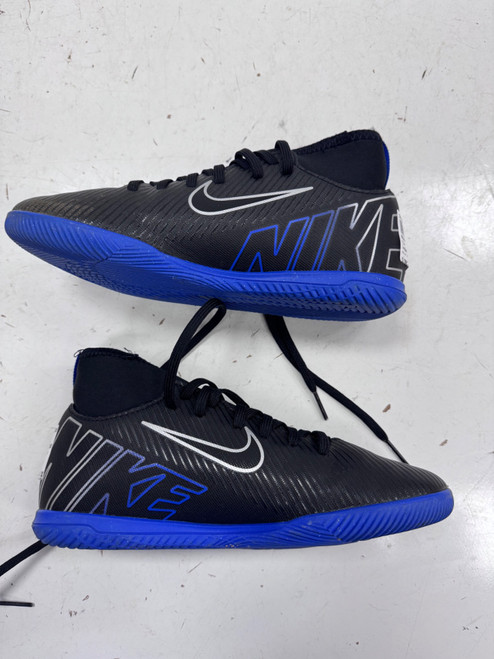 Vist Large View of Product Image Which is Used Nike Soccer Indoor Shoes Black Junior 03