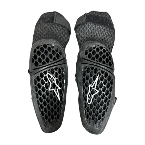 Vist Large View of Product Image Which is Used Alpine Stars BIONIC Adult Knee Guard Black Medium