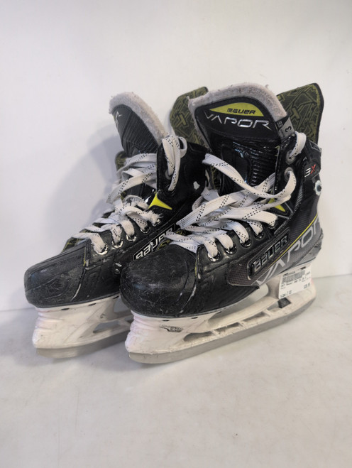 Vist Large View of Product Image Which is Used Bauer VAP 3X Junior Hockey Skate Junior 03