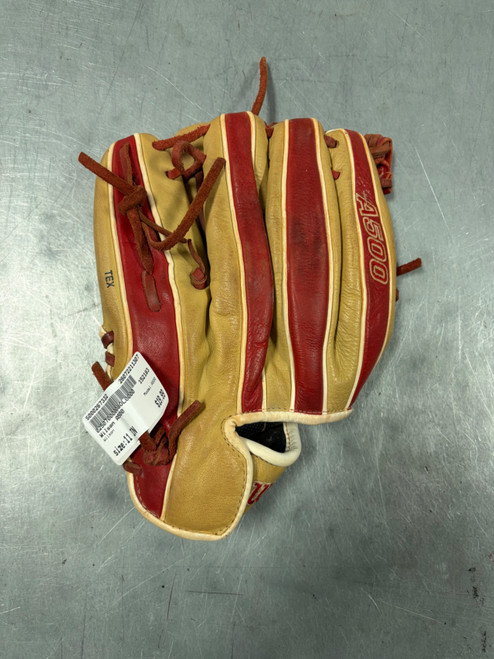Vist Large View of Product Image Which is Used Wilson A500 BB/SB Glove RH Throw None 11"