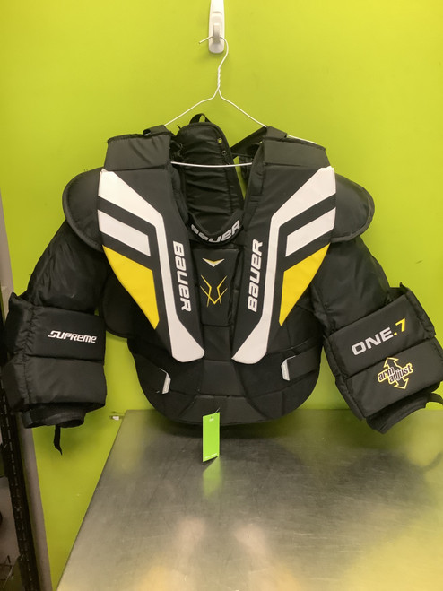 Vist Large View of Product Image Which is Used Bauer ONE.7 Senior Body Armor MD