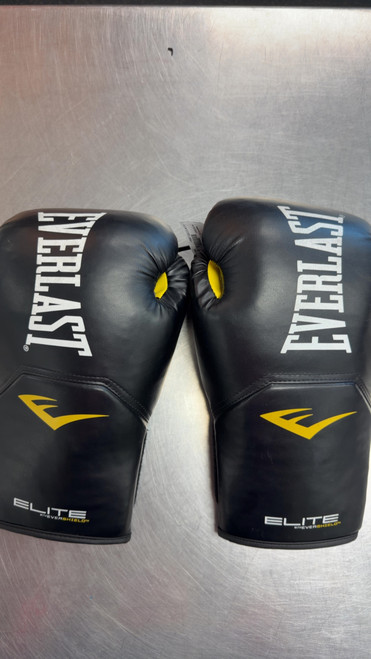 Vist Large View of Product Image Which is Used Everlast Heavy Bag Gloves Black LG