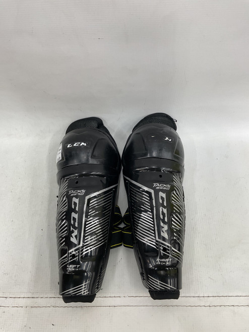 Vist Large View of Product Image Which is Used CCM TACKS 9550 Youth Shin Guards Black 9"
