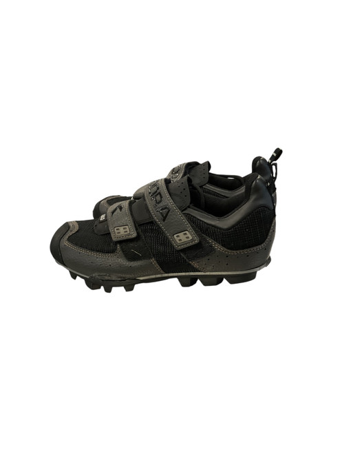 Vist Large View of Product Image Which is Used Diadora Bike Shoes Youth Black Junior 05